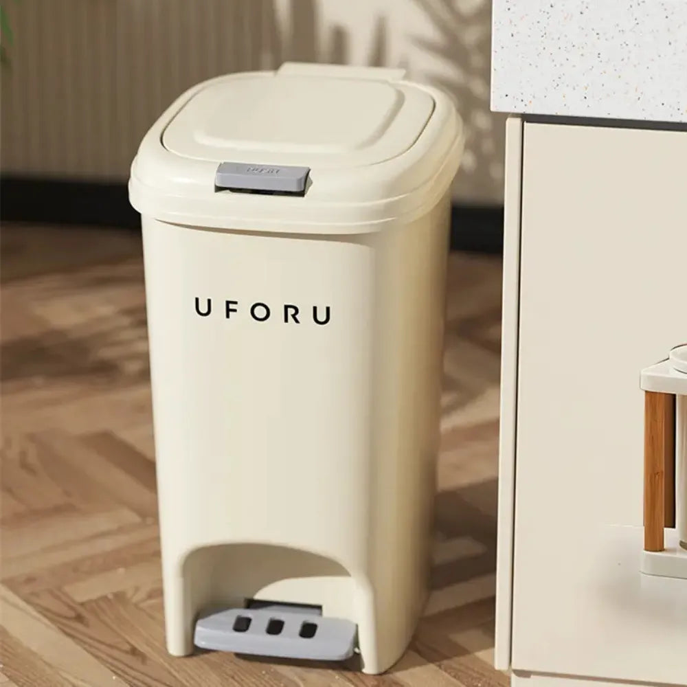 Lixeira_Luxuosa_para_Cozinha_e_Banheiro_-_Loc_Stop2